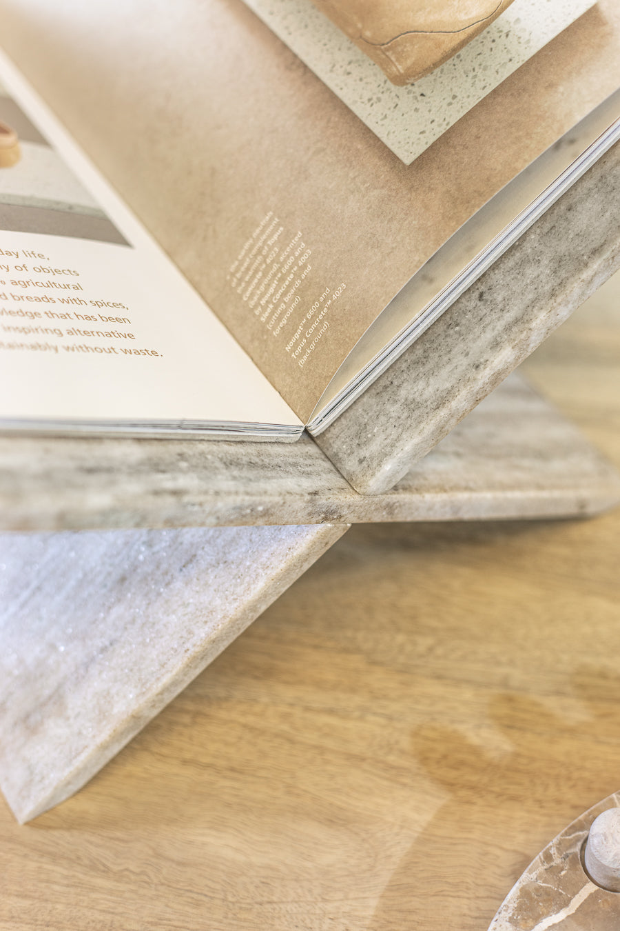 מעמד ספרים צ'וקלאט מארבל